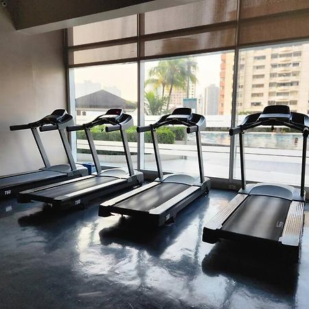 Makati Penthouse With Stunning City Skyline View Manila Exteriör bild