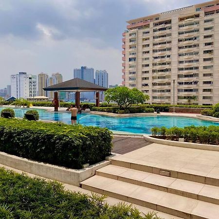 Makati Penthouse With Stunning City Skyline View Manila Exteriör bild