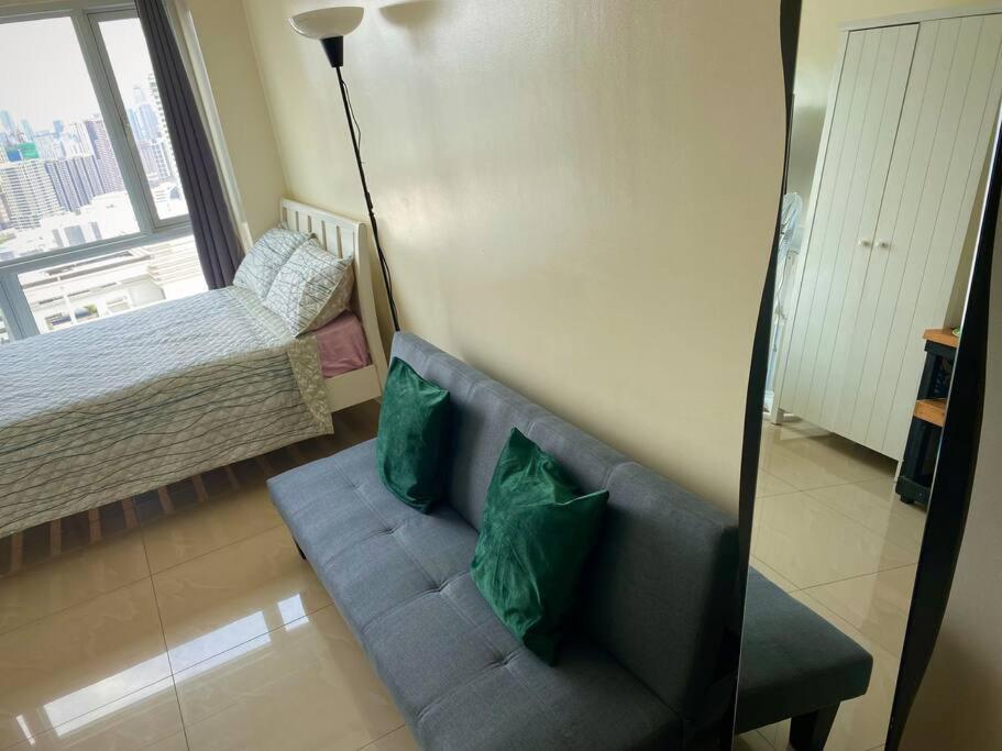 Makati Penthouse With Stunning City Skyline View Manila Exteriör bild