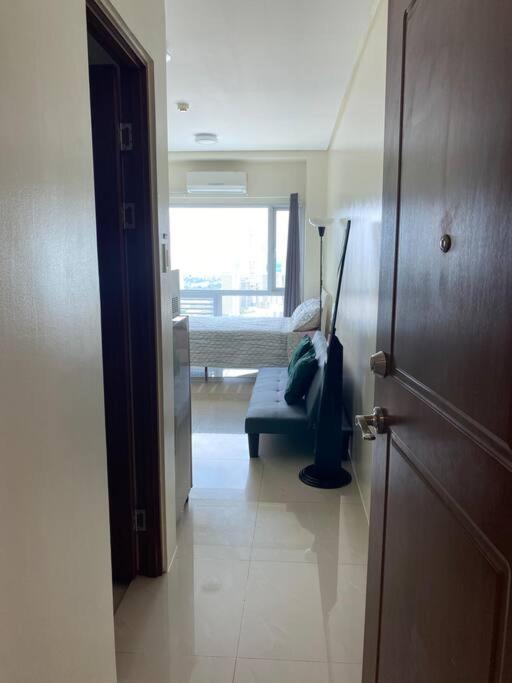 Makati Penthouse With Stunning City Skyline View Manila Exteriör bild