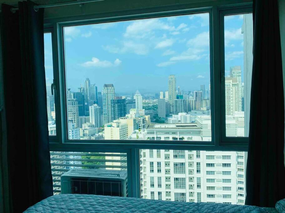 Makati Penthouse With Stunning City Skyline View Manila Exteriör bild