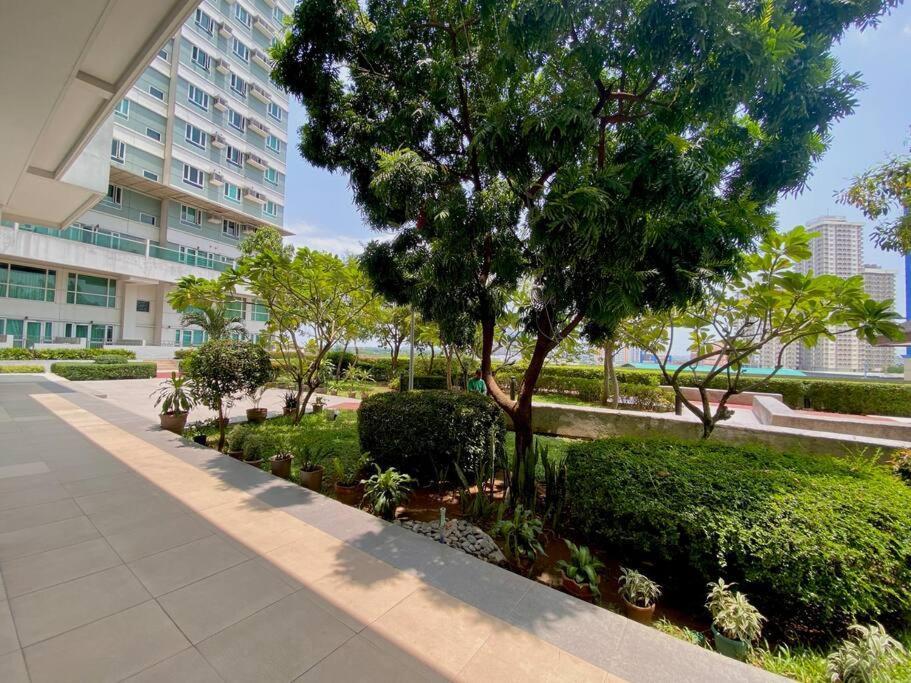 Makati Penthouse With Stunning City Skyline View Manila Exteriör bild