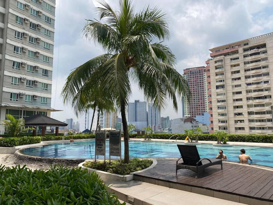 Makati Penthouse With Stunning City Skyline View Manila Exteriör bild