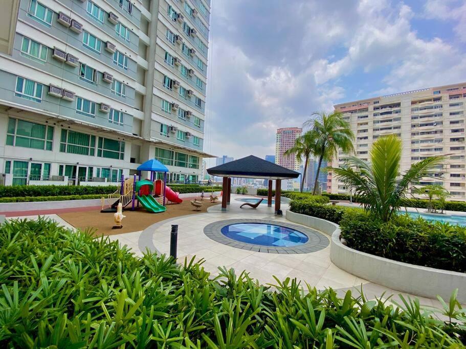 Makati Penthouse With Stunning City Skyline View Manila Exteriör bild